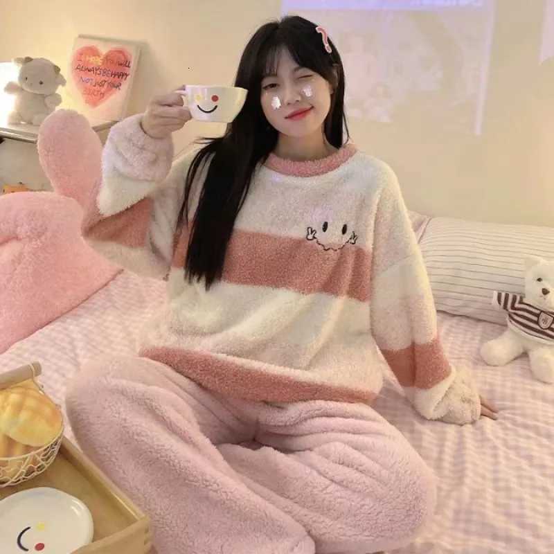 Womens Nightwear Large Size Warm Sleepwear for Winter Coral Velvet Student Homewear TwoPiece Ladies Thickened Striped Pajamas Y251013