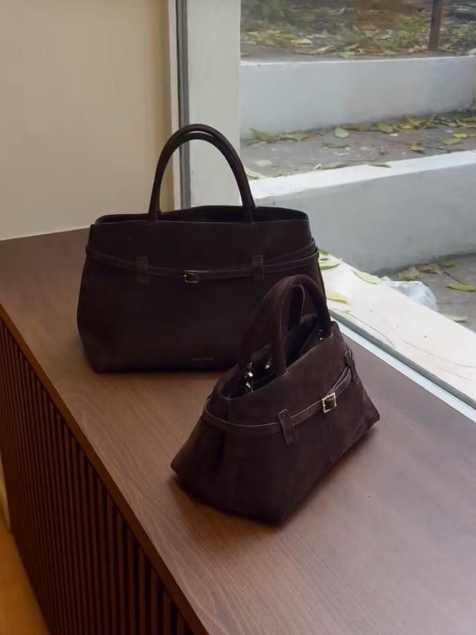 New Retro Tote Handbag With Large Capacity, High , Fashionable Commuting Women's Bag Fashion bags