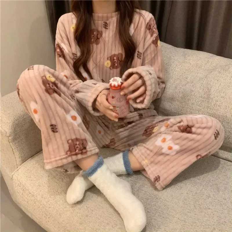Womens Autumn and Winter Coral Velvet Pajamas Thickened Outer Wear Cute Flannel Loungewear Loose Long Fashion Cardigan SetT251014