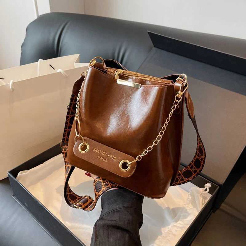 Advanced Texture Large Capacity Cmuting Wen New Light Luxury Versatile Shoder Bag Crossbody Bag Bucket Bag D251014