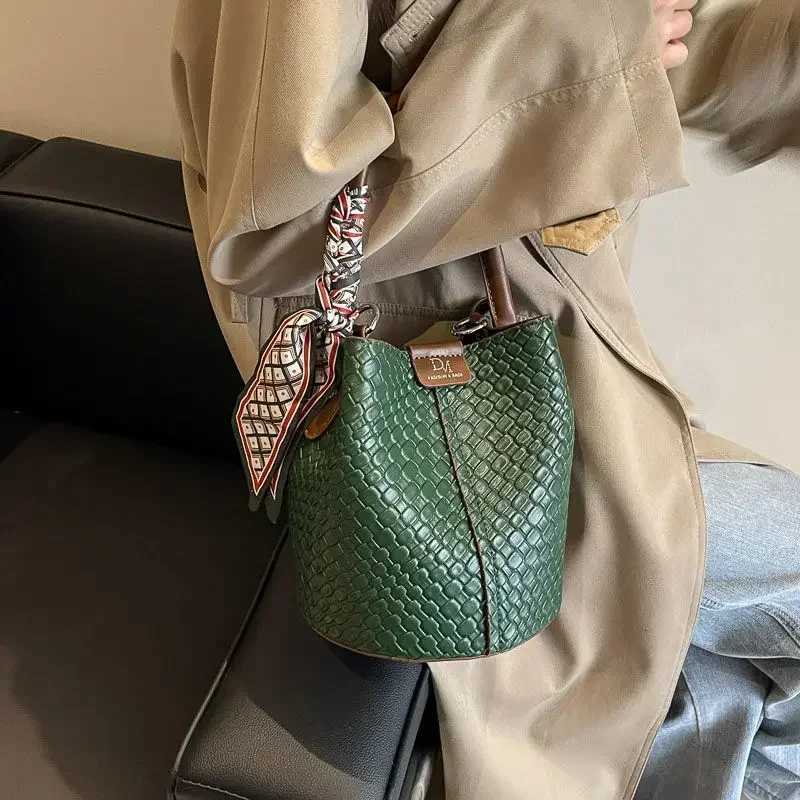 Sac Poplene Femme Temperament Summer Wen Simple Tophandbag Fi Alline Crooss Shoder Bag Under Straddle Bucket Bag D251014
