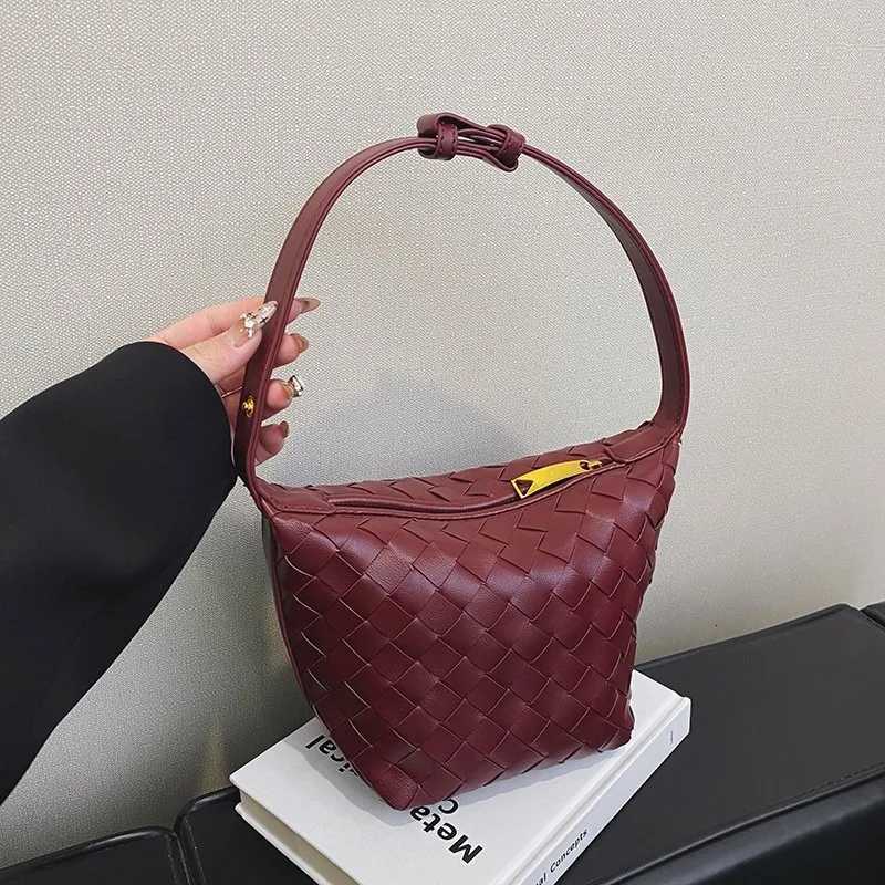 Luxury Embroidered Shoder Bag Wens Leather Crossbody Handbag Designer Tote Purse ning Party D251014