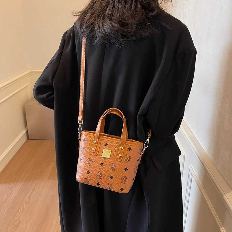 Fiable Ladies Tote Bag Crossbody Purse Set Soft Leather Designer Handbags With Elegant Metal Accents D251014