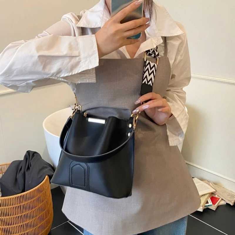 Fiable Trendy Cluh Bag Elegant Leather Mini Purse For Wen Night Out Superstar Show Luxury Accessory D251014