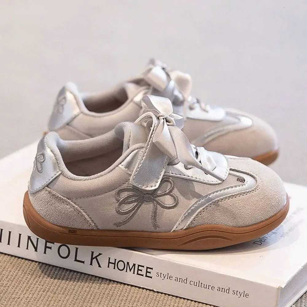 2025 Childrens Board Four Seasons Models Gold Casual Boys Girls Training Shoes Soft Kid Baby Sneakers C260130