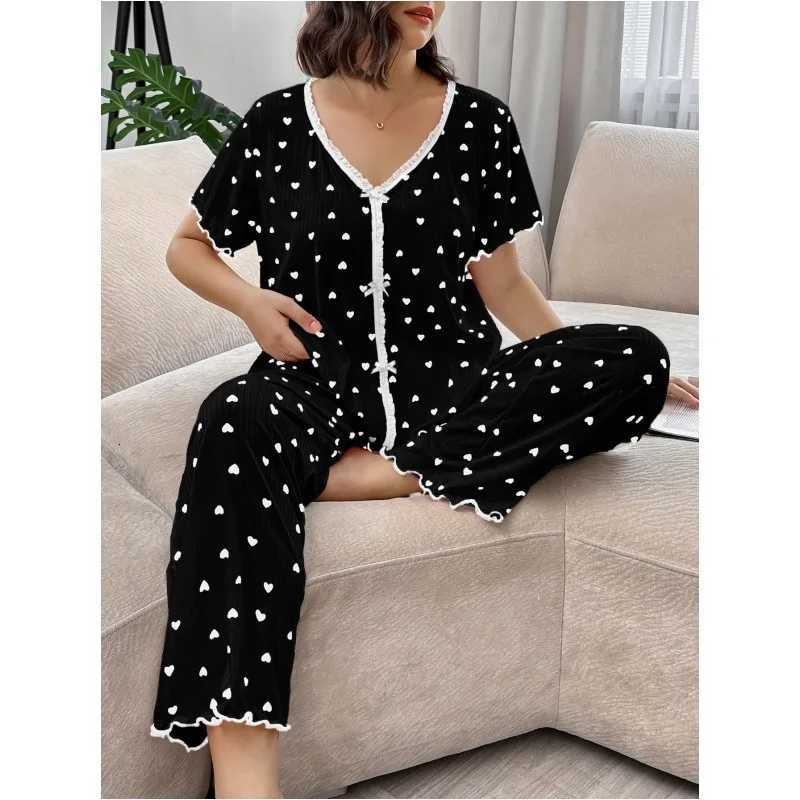 Women Casual Pajamas Set Plus Size Sleepwear Short Sleeve Vneck Heart Print Tshirt Tops with Pants Female Loose HomewearT251014