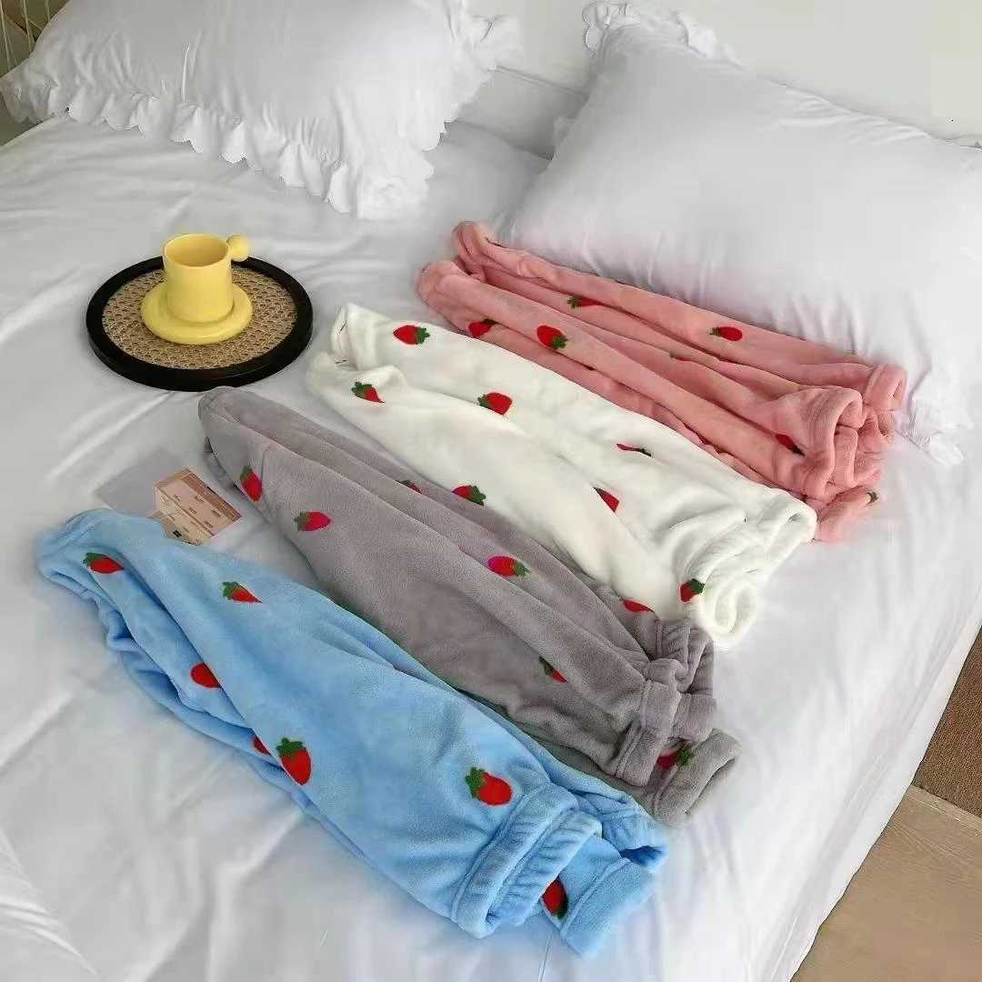 Womens Winter Soft Comfortable Velvet Jacquard Warm Sleepwear Cute Strawberry Pajama Sets Female Thermal Nightwear LoungewearT251014