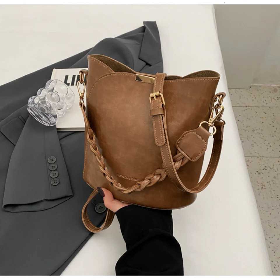 Wen Vintage Shoder Bag Fiable Bucket Crossbody Bags New Casual Wen Mini Crossbody Bag Versatile PU Leather Handbag D251014