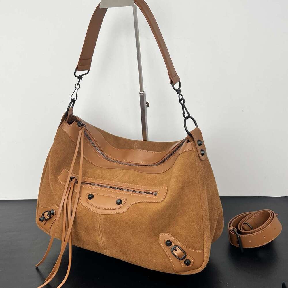 Luxury bag Autumn Winter New Motorcycle Niche Design Suede Underarm Large Capacity Genuine Leather Women s Bag Trendy