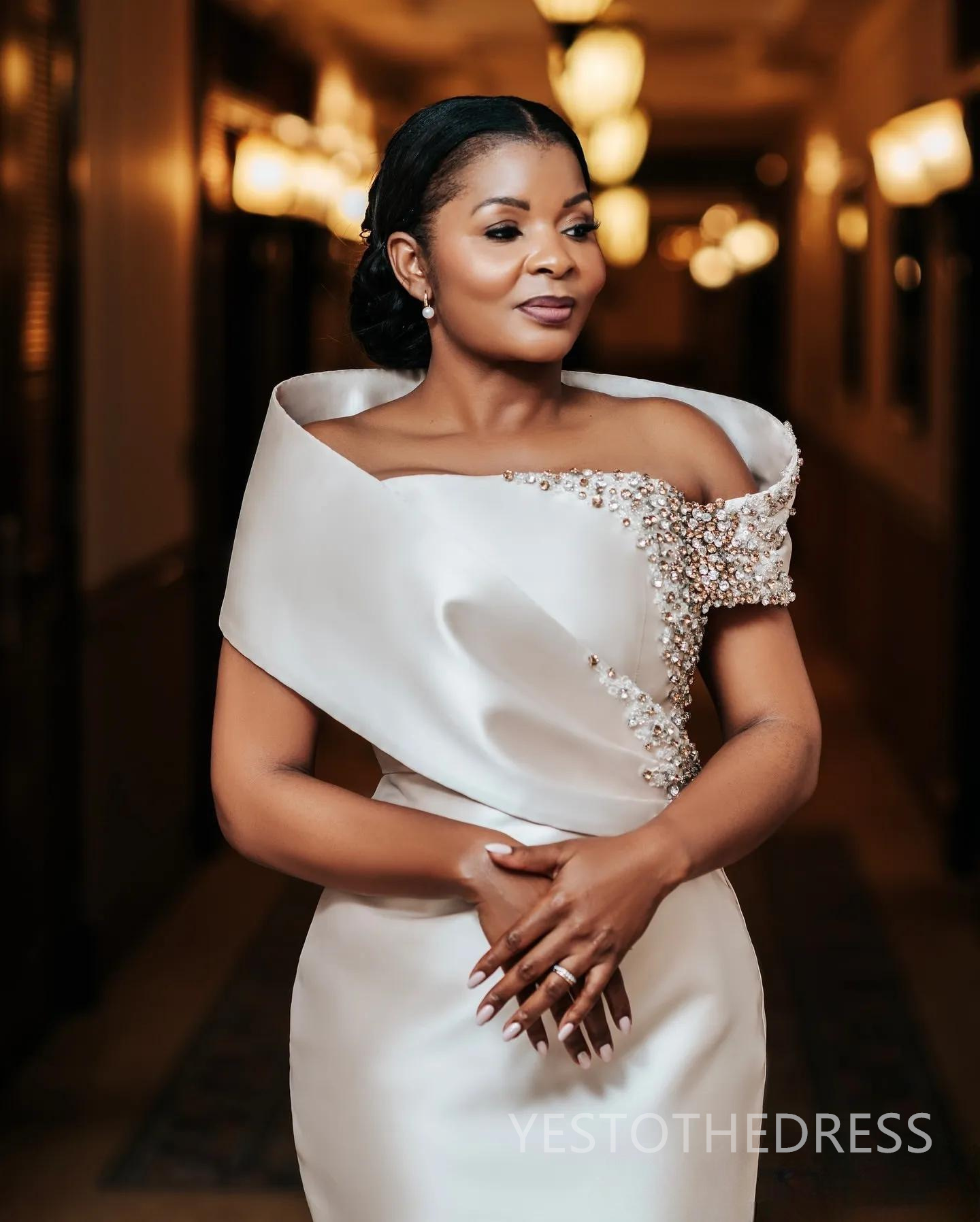 2025 Plus Size Mother Of The Bride Dress Off Shoulder Crystals Beaded Sequined Dress For Arabic Black Women Wedding Guest Outfit AMM158