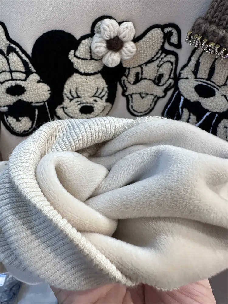 Disney New Clothes Mickey Embroidered Round Neck Pullover Women Design Fleece Sweatshirt Y2k Female Fashion Short Style Topsdis H251014