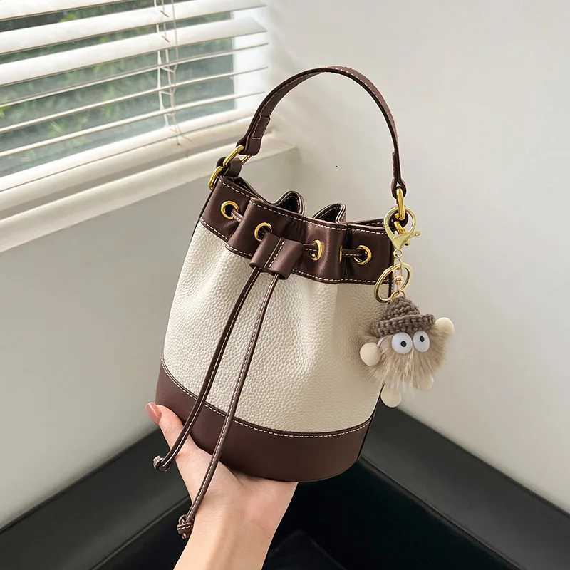 European and Wens Handbag 2023 New Summer Bucket Bag Wens Crossbody Bag Highend Leather Shoder Bag D251014