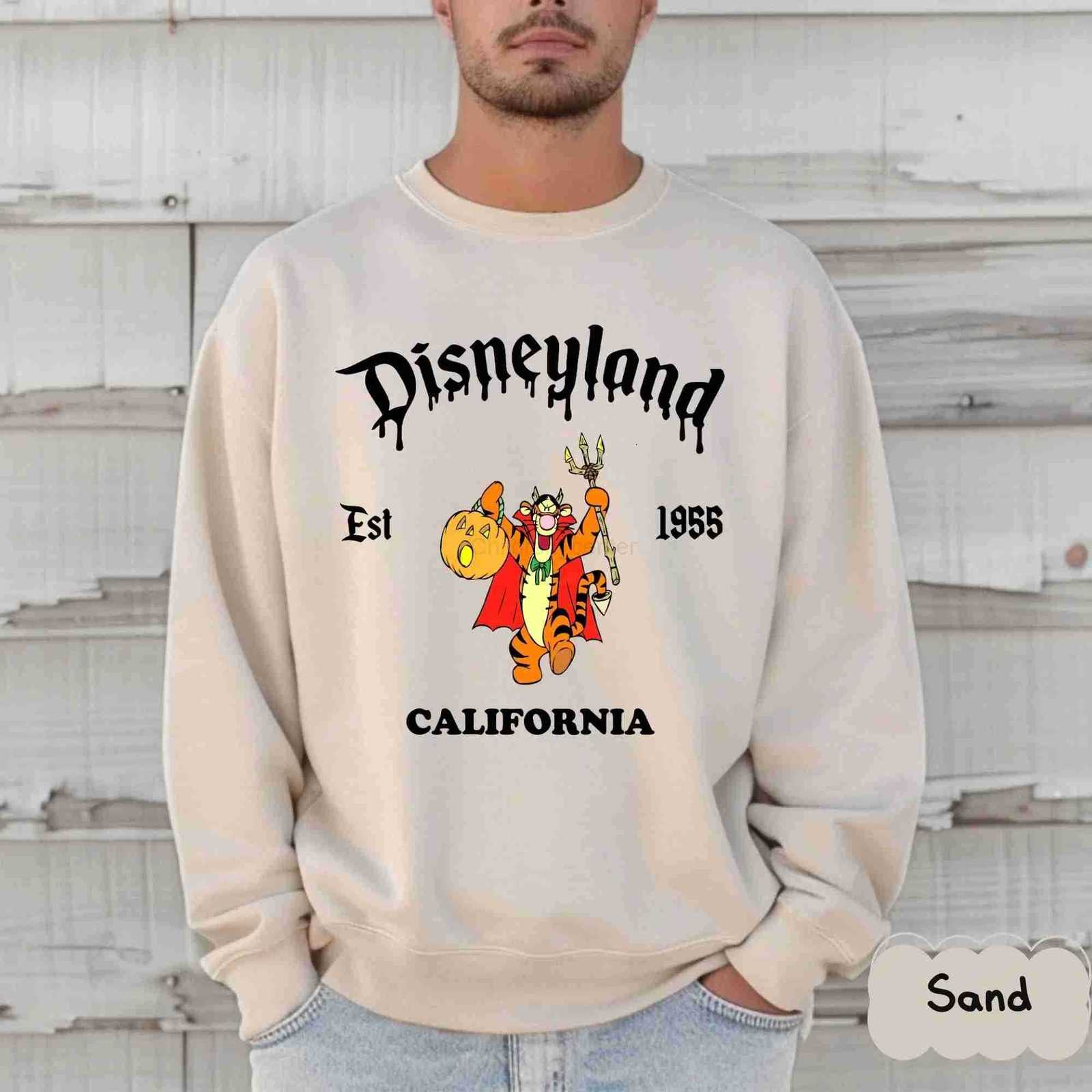 Disney Retro Disneyland Halloween sweatshirts Mickey and Friends family tops Unisex autumnwinter crewneck sweatshirts y2k clothes H251014