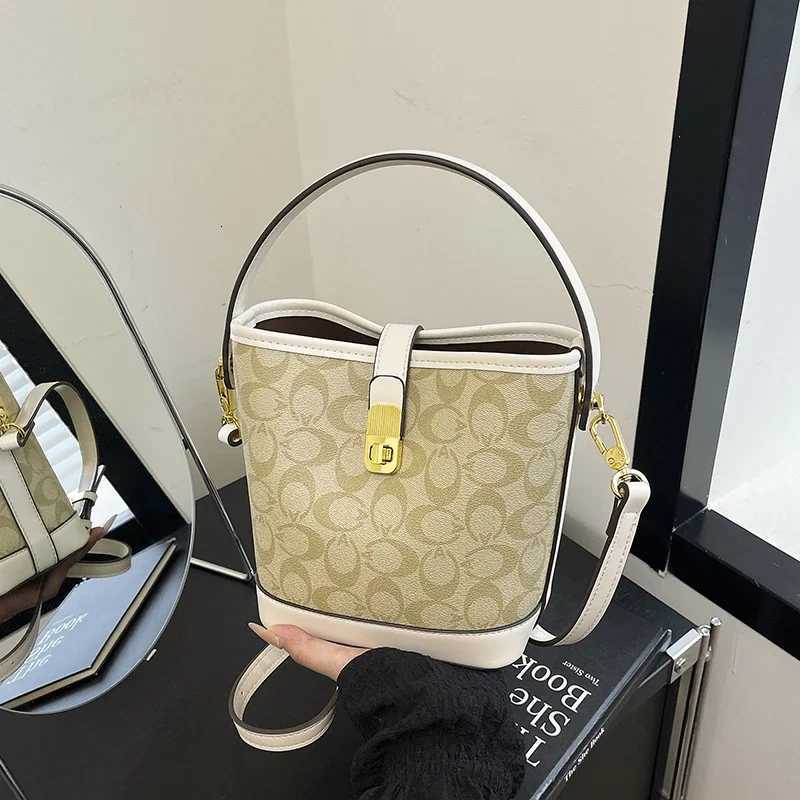 Trendy Parisian Crossbody Purse Wens Solid Color Tote Bag With Cmuter Design Luxury D251014