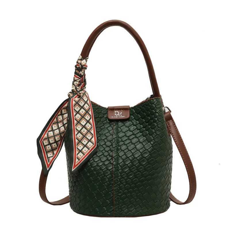 Stylish Wen Bucket Tote Bag Solid Color Woven Effect Handbag Shoder Crossbody BagAdjustable And Detachable Shoder Strap D2510141