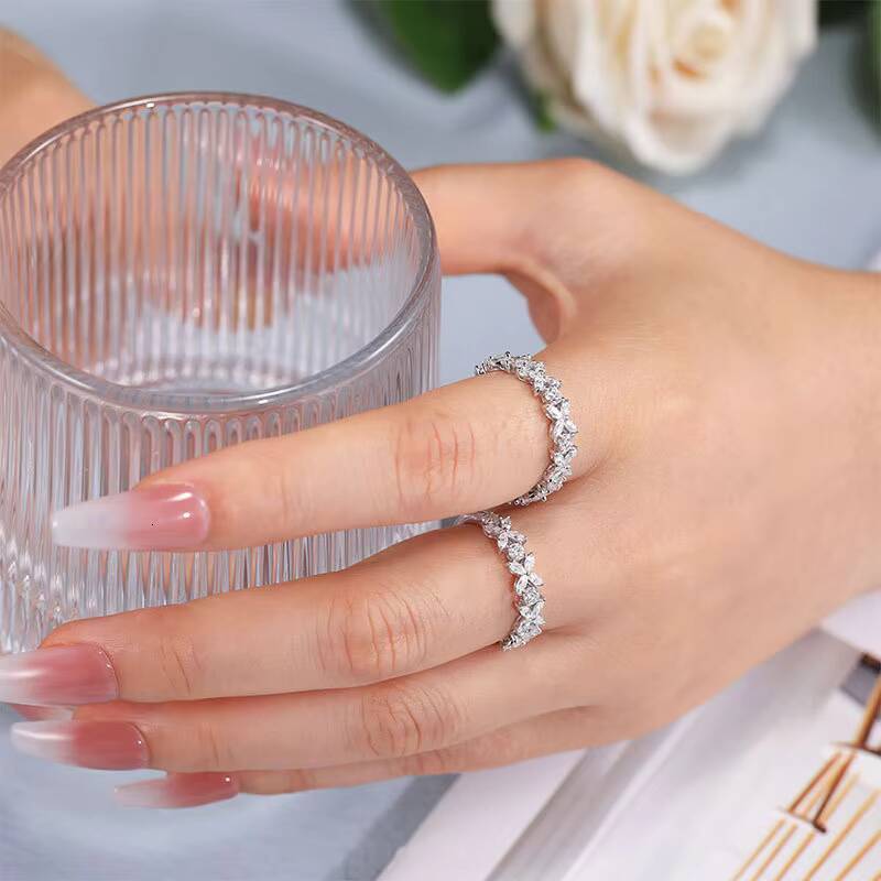 Luxury Marquise Cut Clover VVS Moissanite Diamond Tennis Rings for Ladies Women Platinum Plate 925 Sterling Silver Fine Jewelry