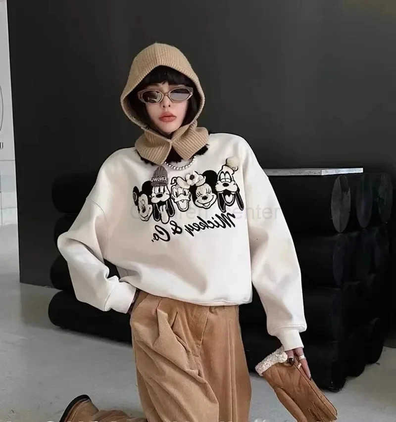 Disney New Clothes Mickey Embroidered Round Neck Pullover Women Design Fleece Sweatshirt Y2k Female Fashion Short Style Topsdis H251014