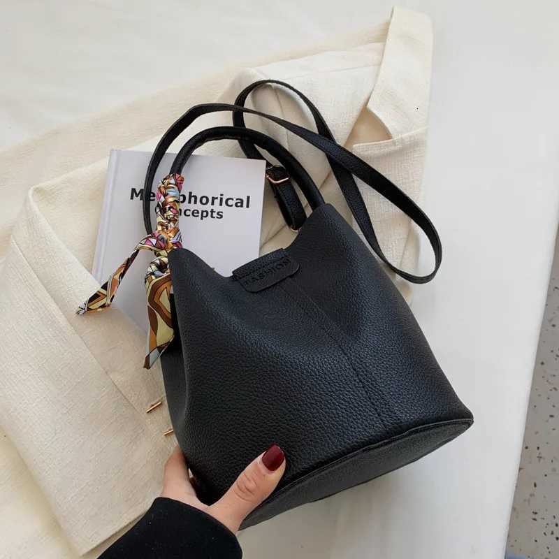 Ahetic Wens Bag New Fi Internet Popar Single Shoder Bag with Small Texture Crossbody Bucket Bag Crossbody Bag D251014