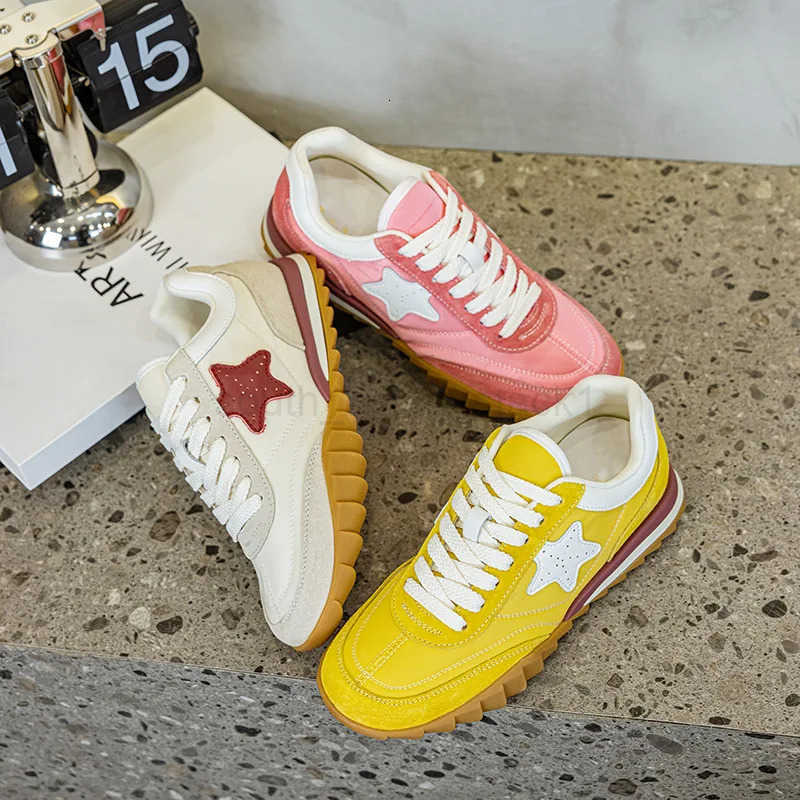 New Ins Trend Versatile Breathable Little White Shoes Casual Womens Sports Casual Board Leather Sneakers Laceup Z251014