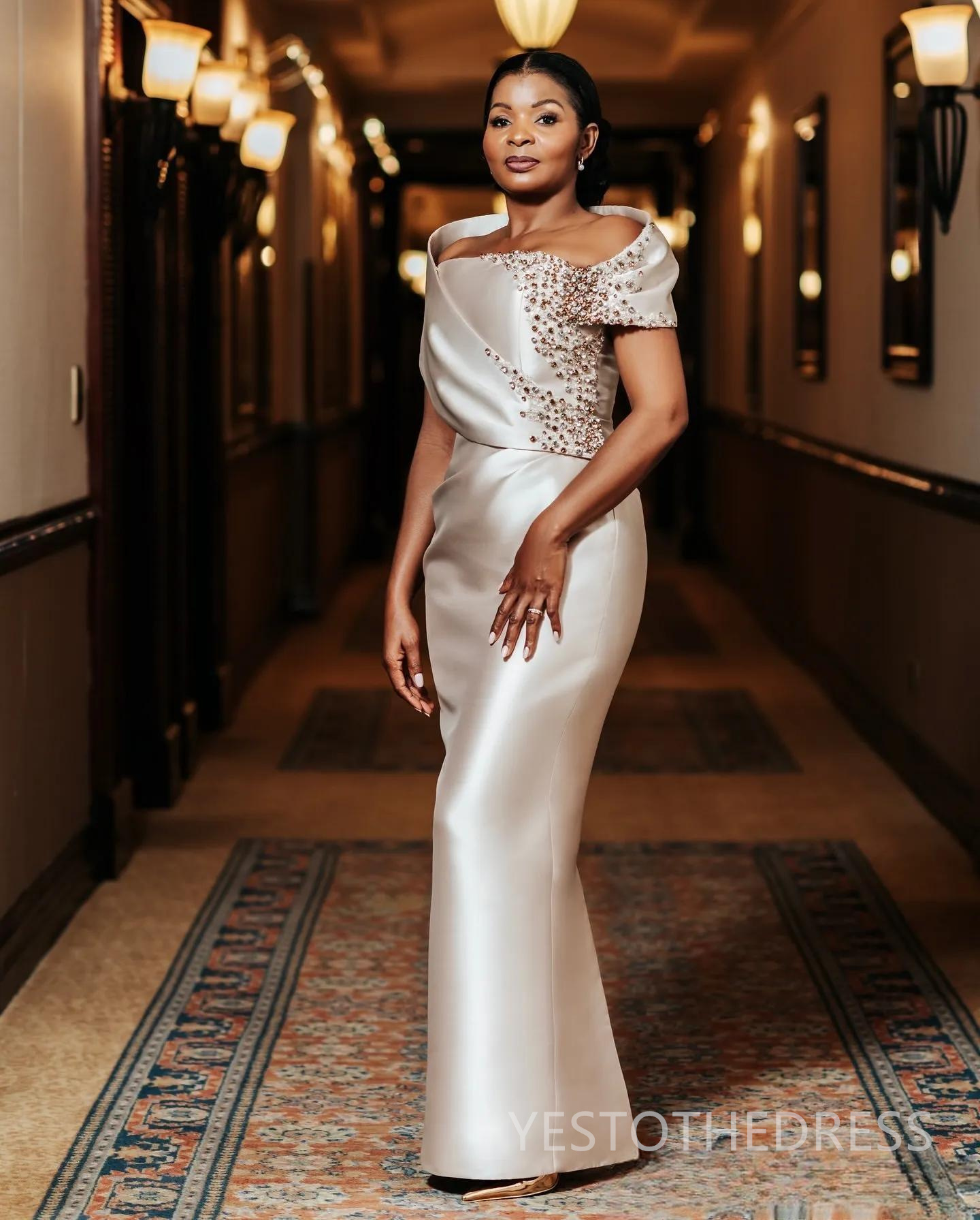 2025 Plus Size Mother Of The Bride Dress Off Shoulder Crystals Beaded Sequined Dress For Arabic Black Women Wedding Guest Outfit AMM158