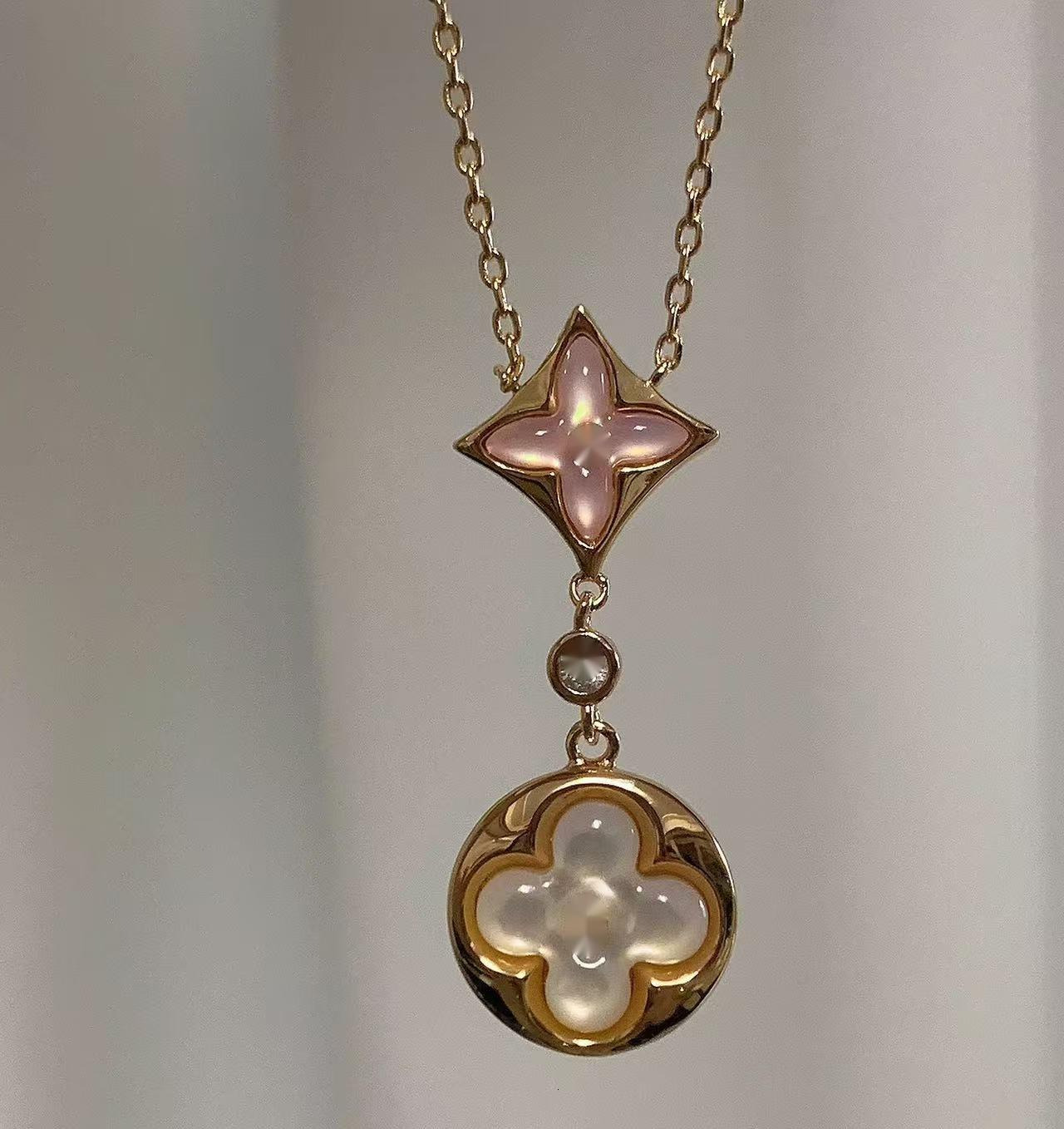 Pendant Necklaces 2025 Designer Luxury Pendant Necklace Double Letter Design White Gold Plated V Gold Fashion Charm Designer for Women Jewelry Gift