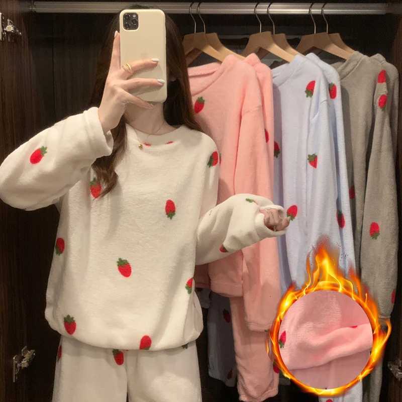 Womens Winter Soft Comfortable Velvet Jacquard Warm Sleepwear Cute Strawberry Pajama Sets Female Thermal Nightwear LoungewearT251014