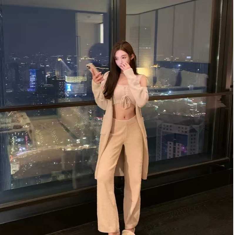 Autumn Winter Highend Three Piece Velvet Pajama Set Warm And Soft Wool Home Wear Pajamas Casual Out Door Wearable Women PajamasT251014