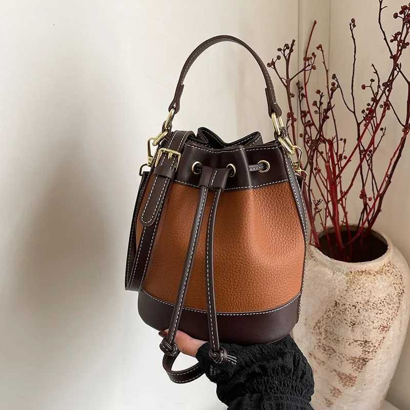 Large Capacity Wens Shoder Bag Autumn Winter Design Dumpling Underarm Single Strap Bags Soft Polyer Material D251014
