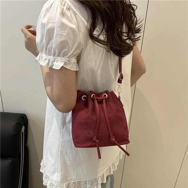Cross Border 2025 Minimalist Shoder Bucket Bag for Wen Shoder Handheld Purse Fiable Handbag D251014