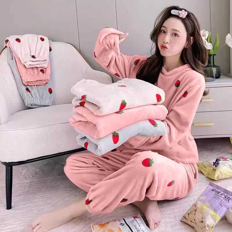 Womens Winter Soft Comfortable Velvet Jacquard Warm Sleepwear Cute Strawberry Pajama Sets Female Thermal Nightwear LoungewearT251014