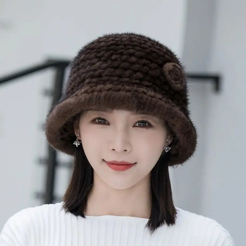 Winter Women Outdoor Keep Warm Real Mink Fur Hat Natural Warm 100 Real Mink Fur Hats Lady Knitted Quality Genuine Mink Fur Caps 251010