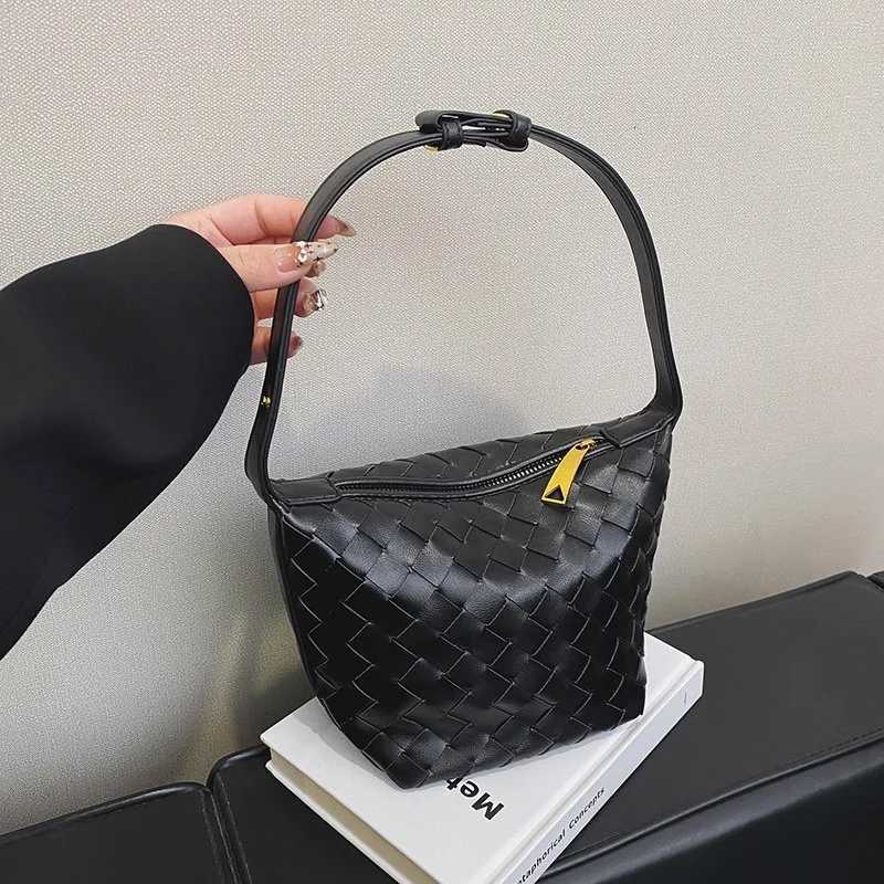 Luxury Embroidered Shoder Bag Wens Leather Crossbody Handbag Designer Tote Purse ning Party D251014