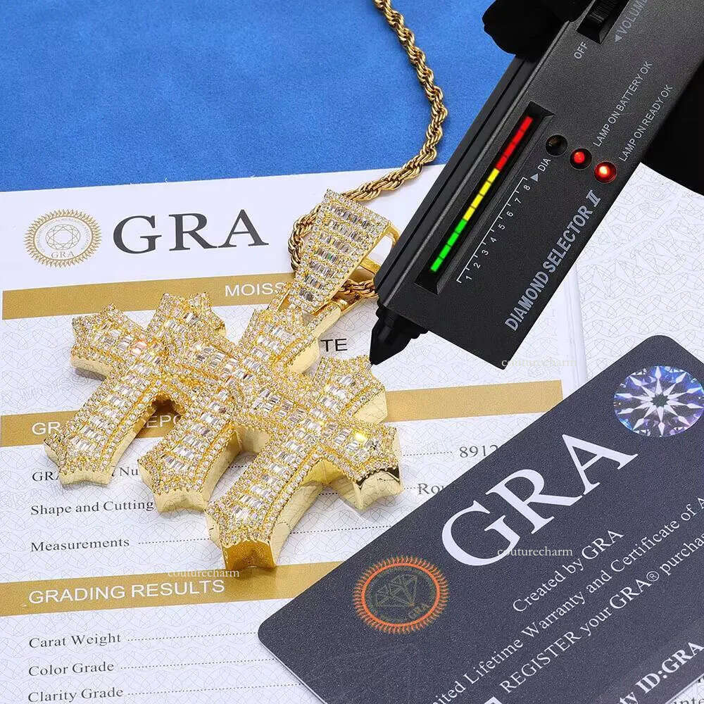 Hip Hop New Style Sterling Sier Sparkle VVS Iced Out Men Moissanite Jewelry Pendant Chain Link Triple Cross Charm