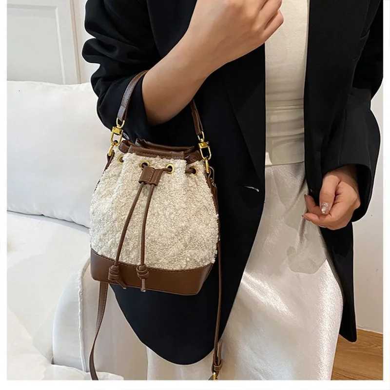 Popar Classic HighEnd Leather Wens Tote Bag Luxury Brand Fiable Elegant Minimalist Cmuter Daily Vintage Bag D251014