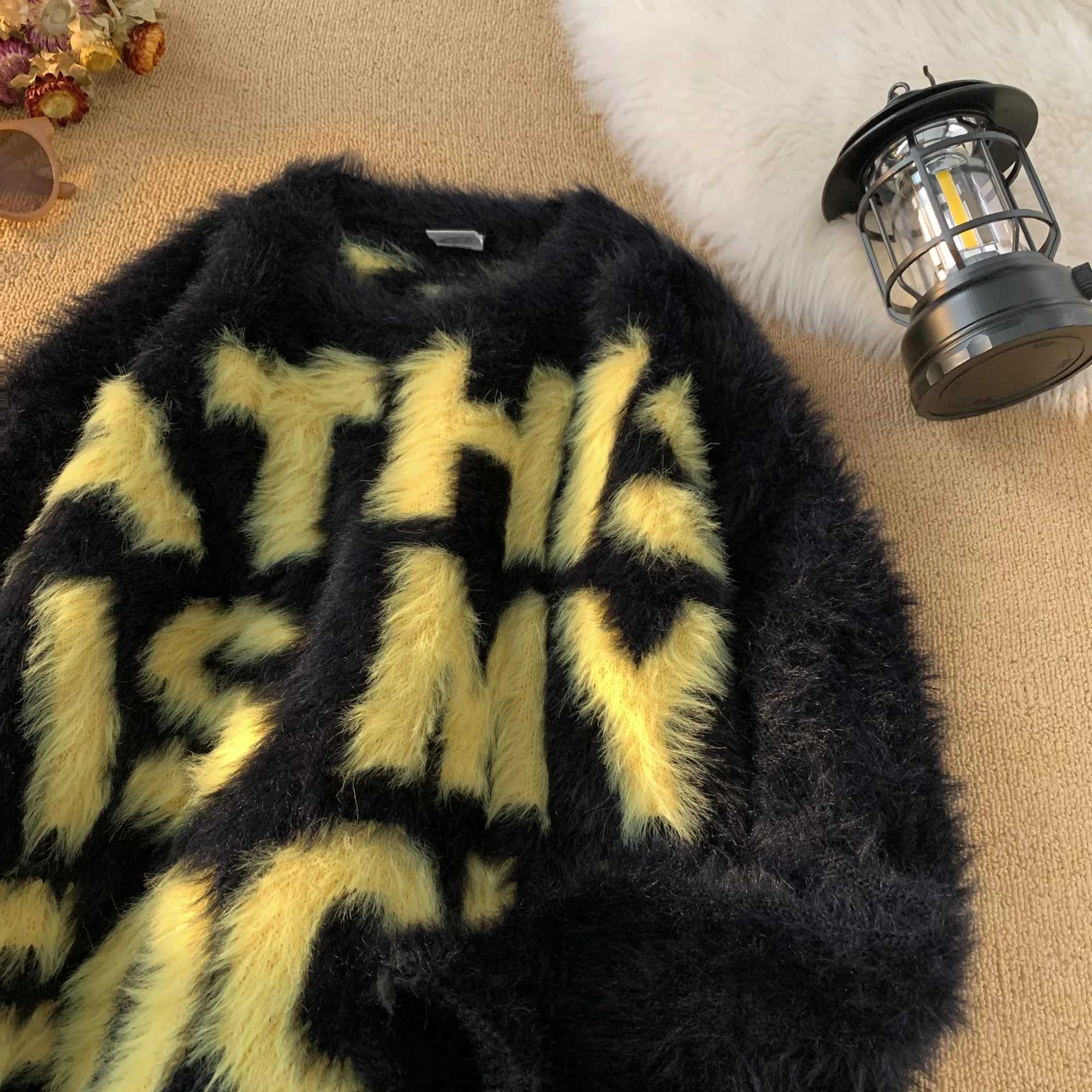 2025 New Mens Autumn Winter Long Sleeve Casual Sweater Tops Male Print Knitted Jumpers Men Loose Oneck Pullover Tops C59 J251015