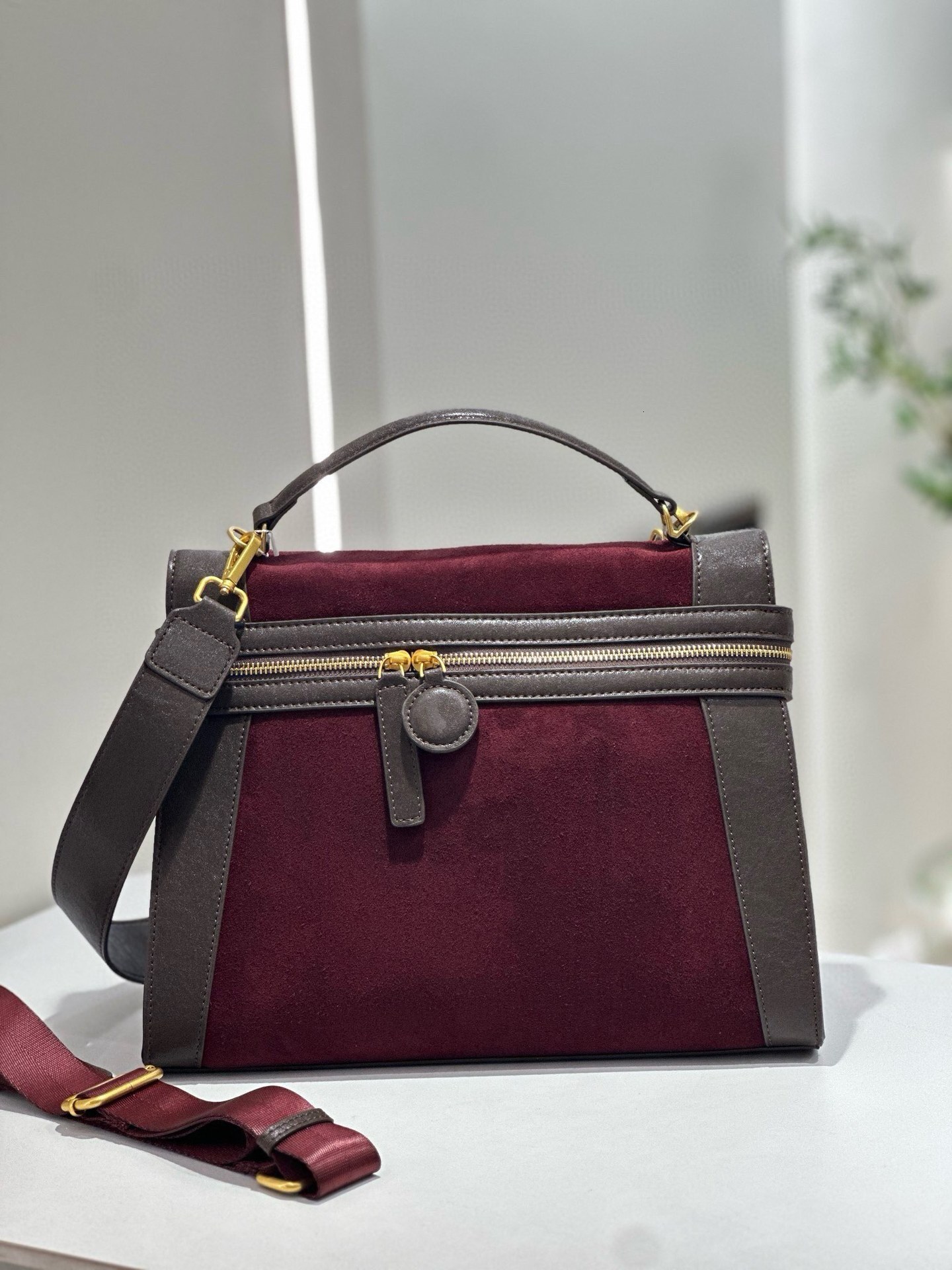 2025 new women's handbag suede velvet soft leather handbag designer fashionable multifunctional shoulder bag