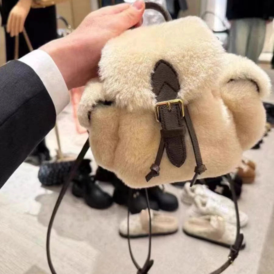 Women Plush Backpack Autumn Winter Vintage Versatile Large Capacity Double Shoulder Bag Japanese Korean Bag Trend 251010