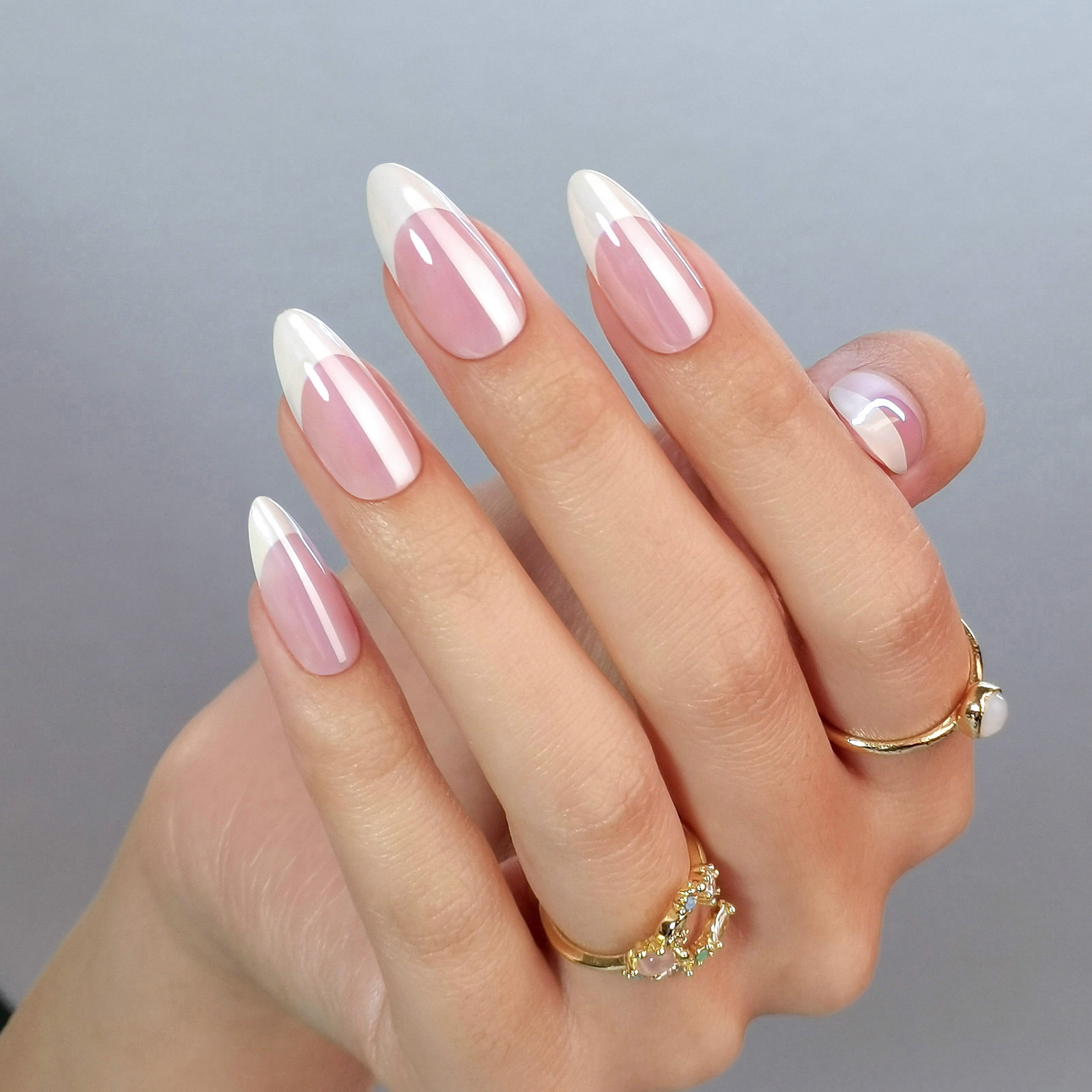 32Pcs French False Nails Almond Fake Nails with Glue Press on White Edge Design Wearable Simple Ins Pink Stiletto Nail Tips