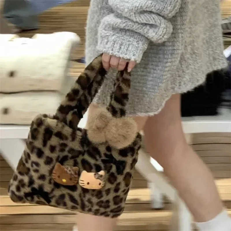 Sanrio Hello Kitty Leopard Plush Tote Bag Soft Commuter Shoulder Bag Hellokitty Accessories Portable Y2K Retro Handbag Girl Gift L251015