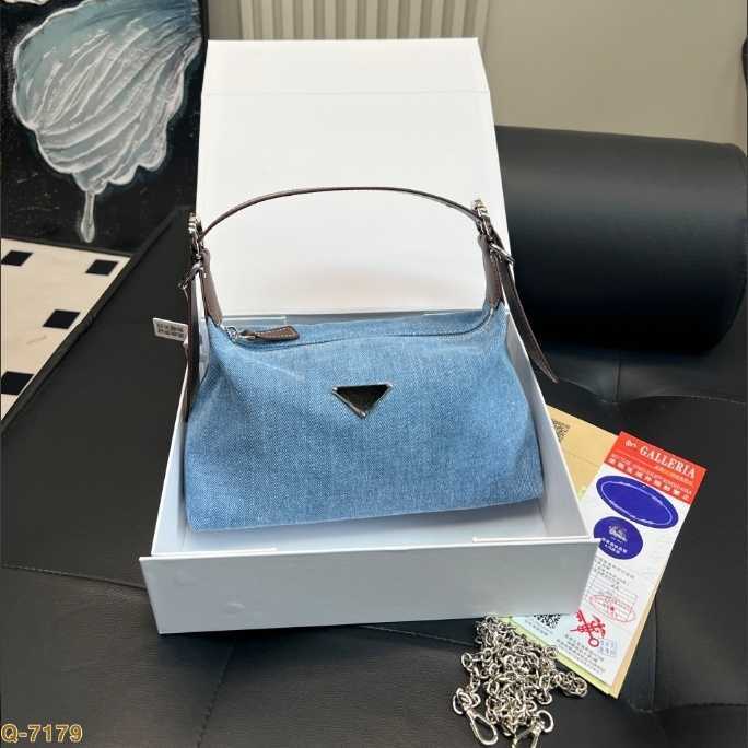 Evening Bags 2026 New Designer Bag Classic Message Bag Luxury Bag Suede crossbody Bag Nylon New Woman Flap Fashion Letter Handbag Makeup Bag Underarm Bag Top Quality P