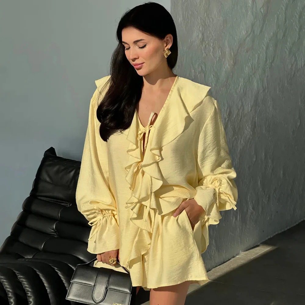 Tuularose Casual Shorts Twopiece Set Womens Ruffled Loose Tie Top Simple Shorts Set Office Lady Summer Female Shorts Set 251028