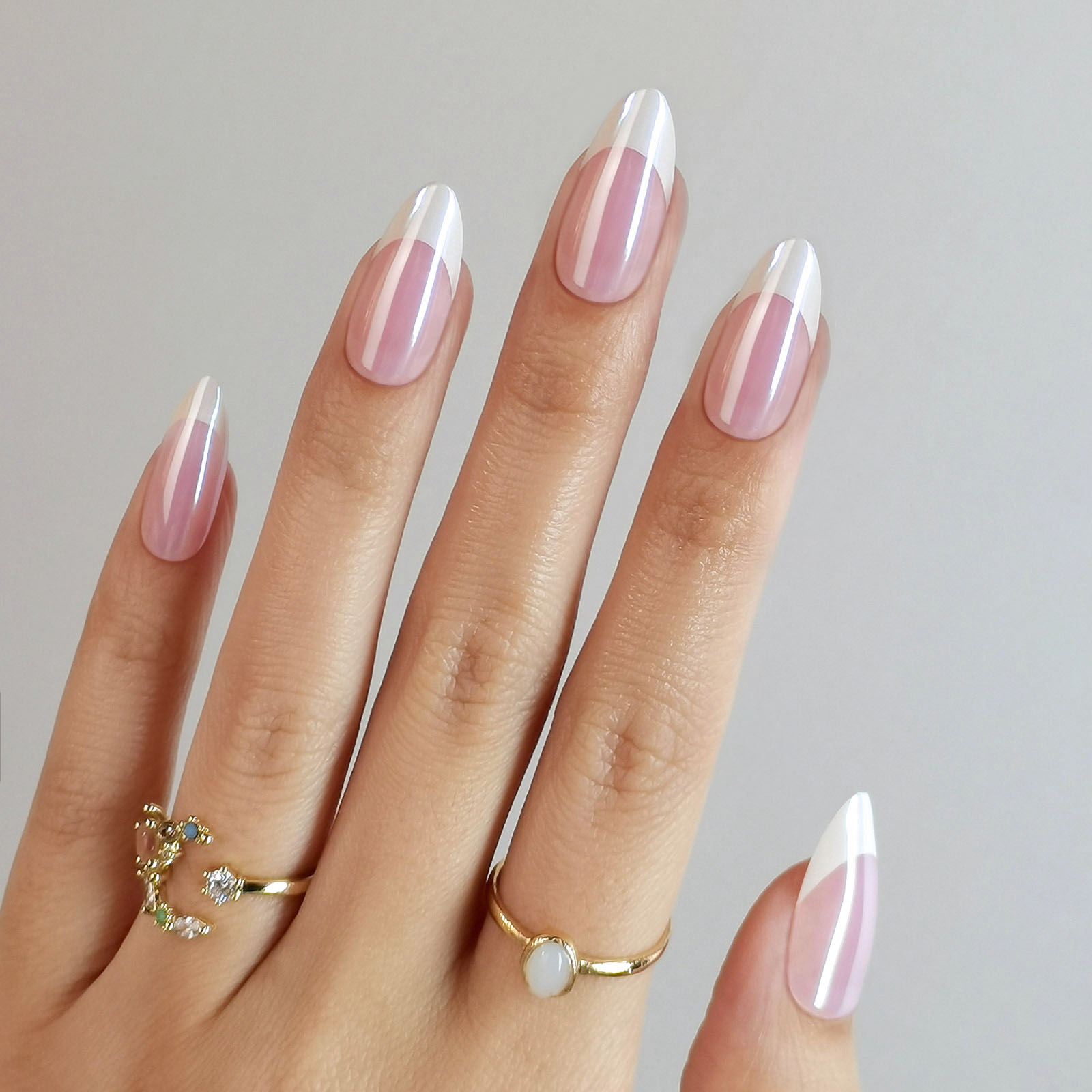 32Pcs French False Nails Almond Fake Nails with Glue Press on White Edge Design Wearable Simple Ins Pink Stiletto Nail Tips