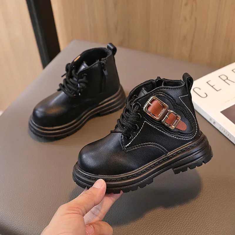 New Brand 2024 Kids Boots Fashion Toddler Baby Soft Flat Short Boots NonSlip Rubber Sneaker with Hardware Children Shoes H10297T251015