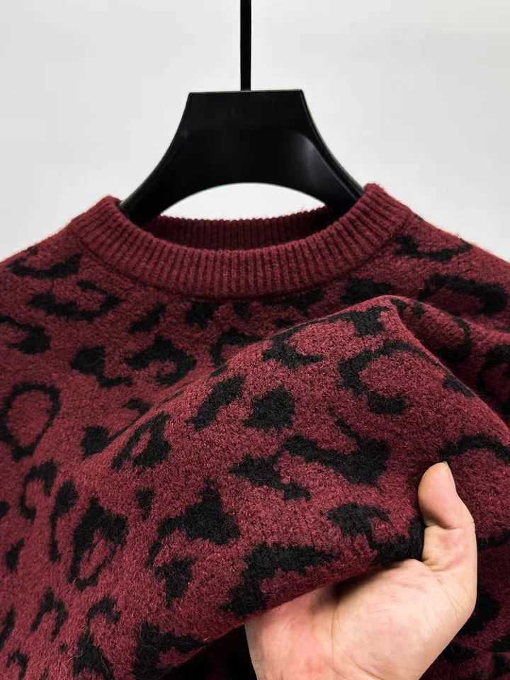 High end round neck knitted sweater autumn winter men trendy personalized leopard print jacquard casual Korean style pullover J251015