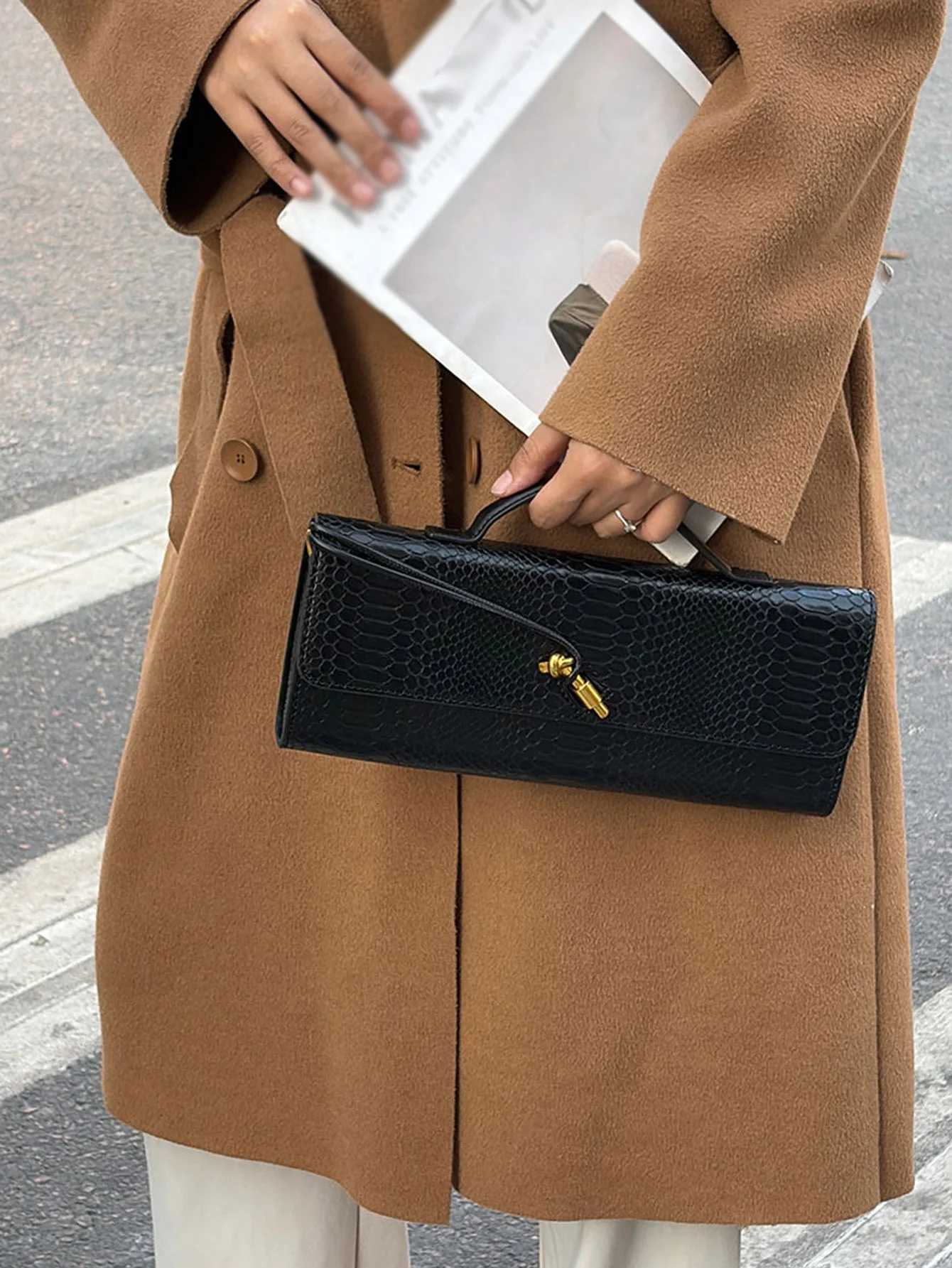 Burgundy bag cherry red envelope wine red envelope upscale new handbag European and American fashion crocodile flip hand organ bW251015