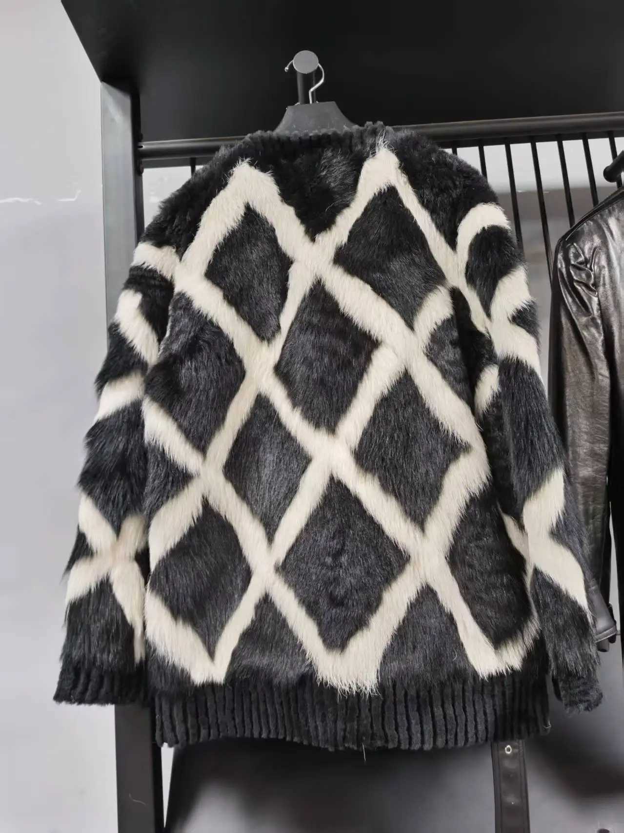 2025 New Tuscany Fur Shearling Coat Women Casual Daily Natural Fur Clothing J251015