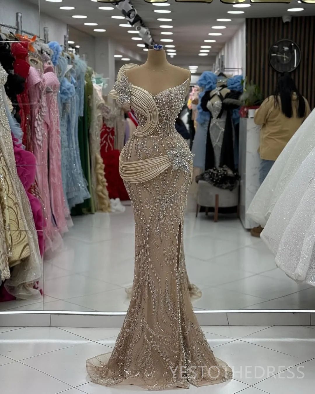 Champagne Pearls Prom Dresses Sexy Beaded Crystal Applique Evening Dress Sequined Lace Floor Length Party Gown Customized O15