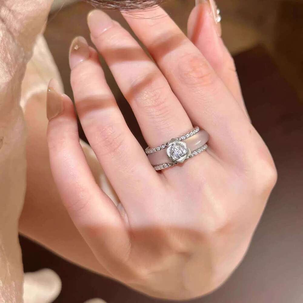 Jewellery Ring Fine Jewellery Silver Plated Cubic Zirconia Daisy Pattern with Clover Hollow Out Design for Minimalist Daily Wear and Special Occasion 