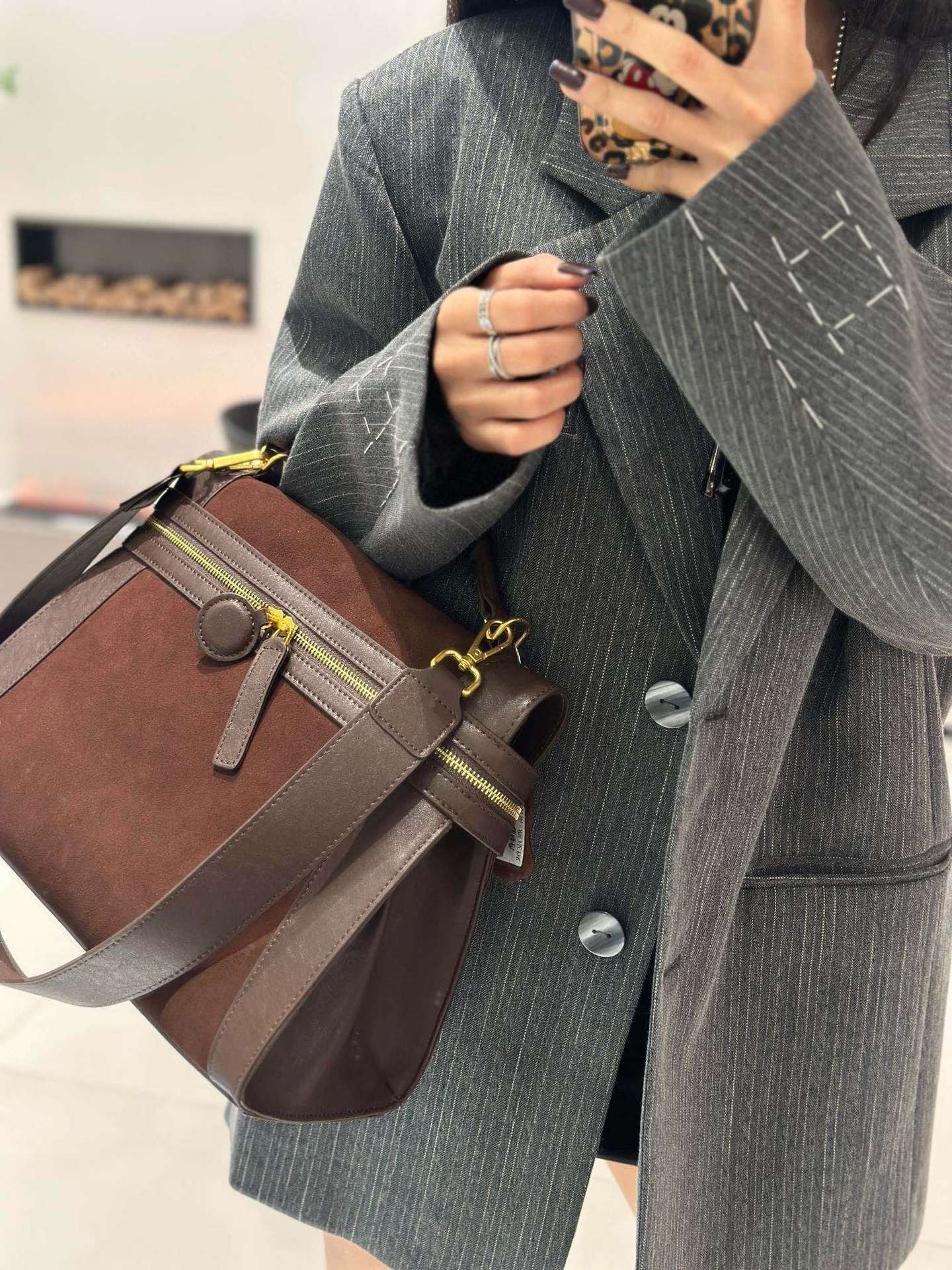 2025 new women's handbag suede velvet soft leather handbag designer fashionable multifunctional shoulder bag