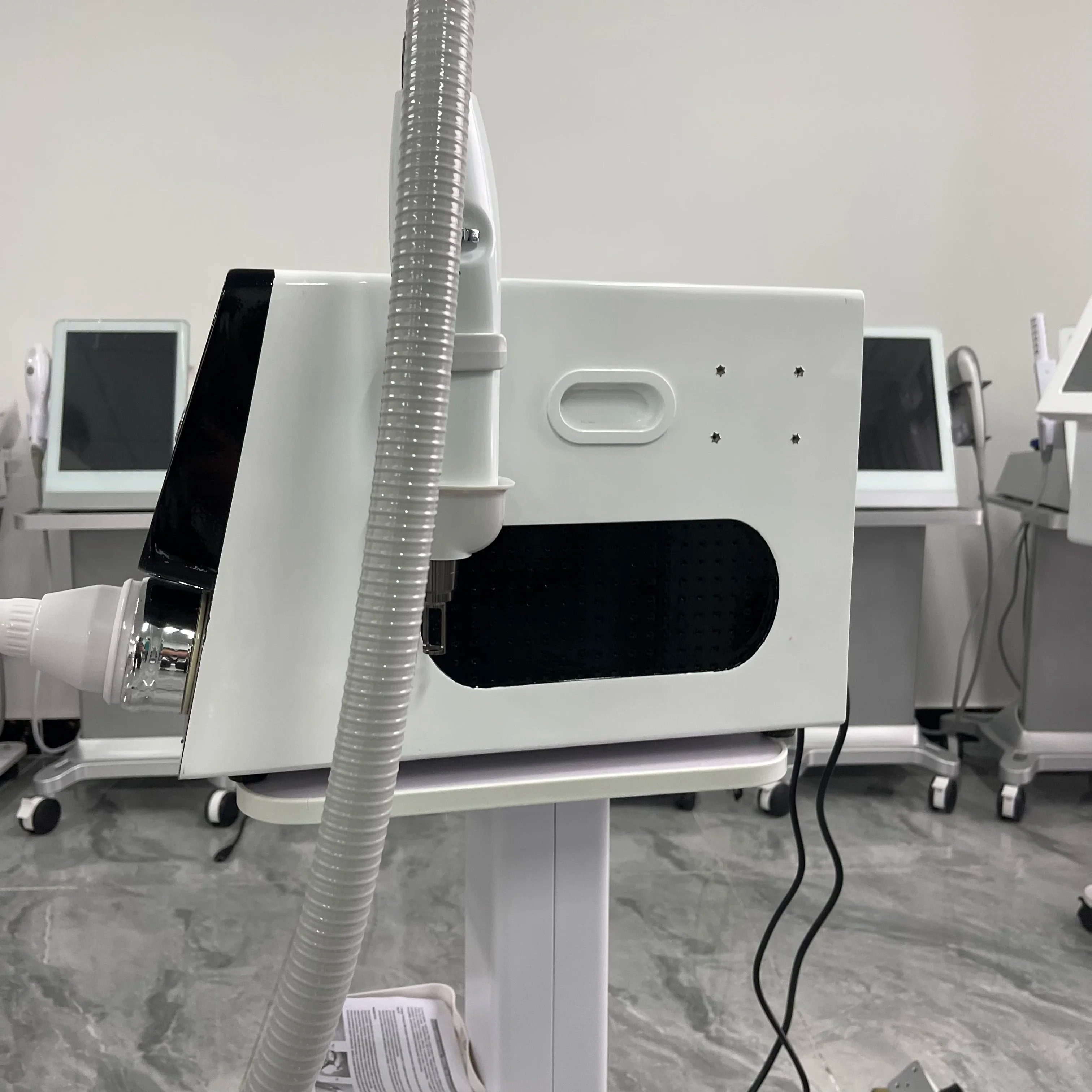 Portable Laser Tattoo Removal Machine Diode Technology Quickly Removes Pigments Suitable For a Variety Of Skin Colors HOT